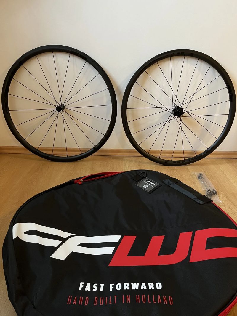 Prodám nová karbonová kola FFWD F3R