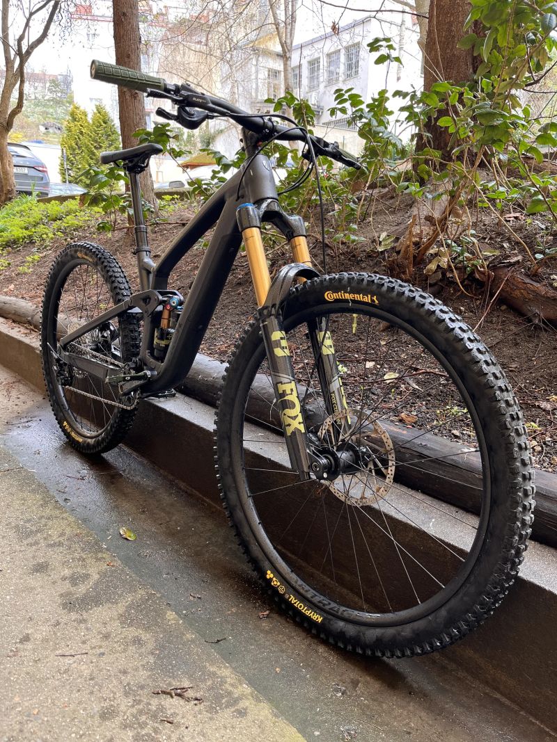 Trek Fuel EX 7 gen 6 | custom | vel. M | 38 Factory 160 mm | Float X2 | Cranbrothers | Continental