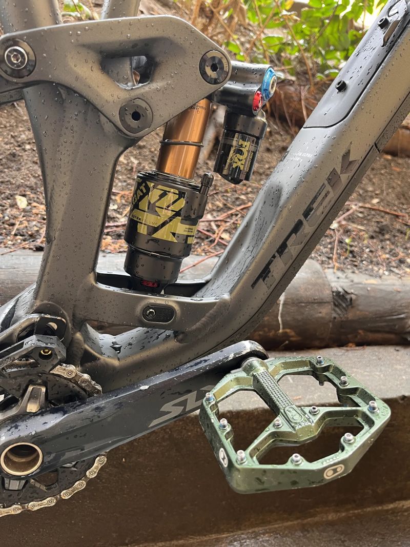 Trek Fuel EX 7 gen 6 | custom | vel. M | 38 Factory 160 mm | Float X2 | Cranbrothers | Continental