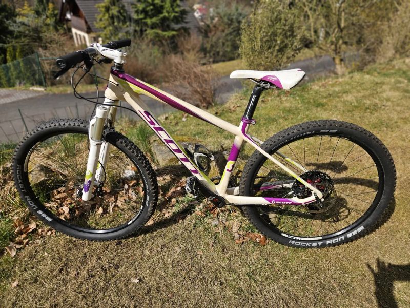 Závodní karbonový Scott 9,8kg