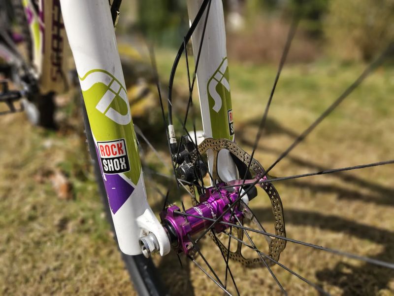 Závodní karbonový Scott 9,8kg