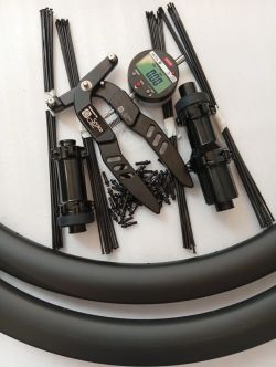 Zapletená karbonová kola 38 mm