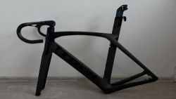 Trek Madone SL 6 56 cm + Aeolus RSL kokpit