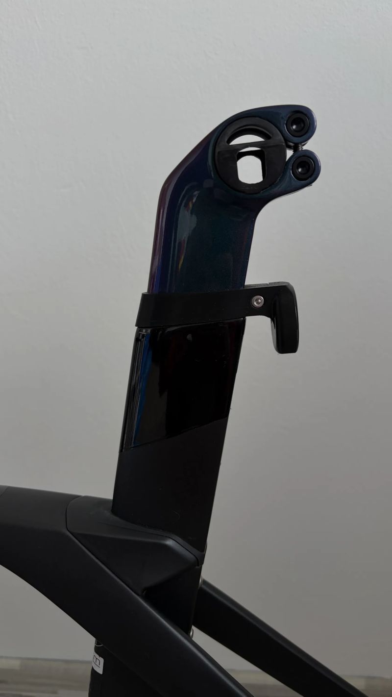 Trek Madone SL 6 56 cm + Aeolus RSL kokpit