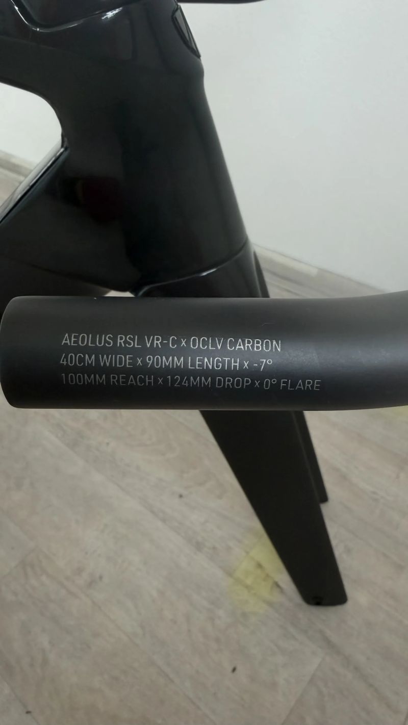 Trek Madone SL 6 56 cm + Aeolus RSL kokpit