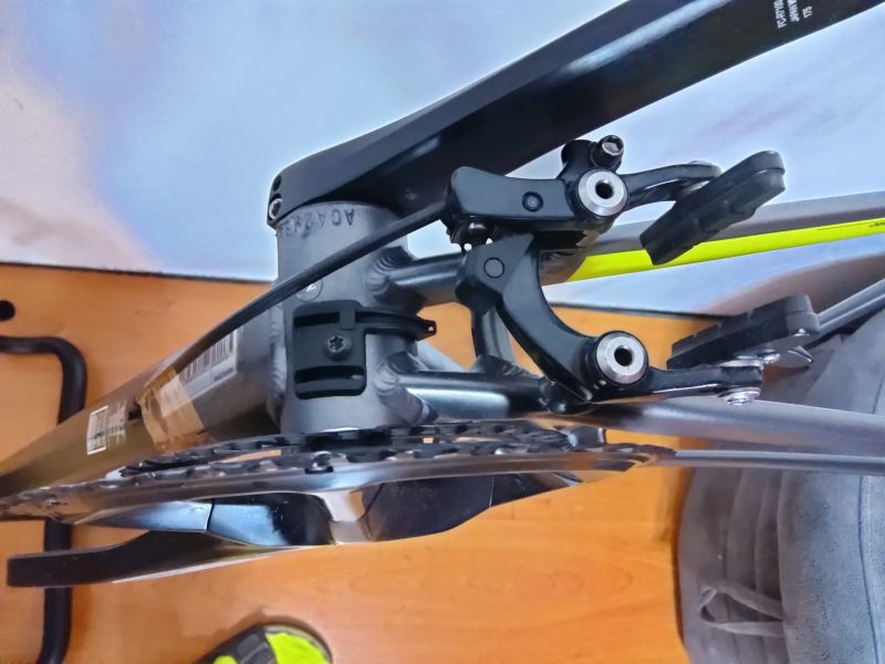 Rám pro ráfkové brzdy B-twin