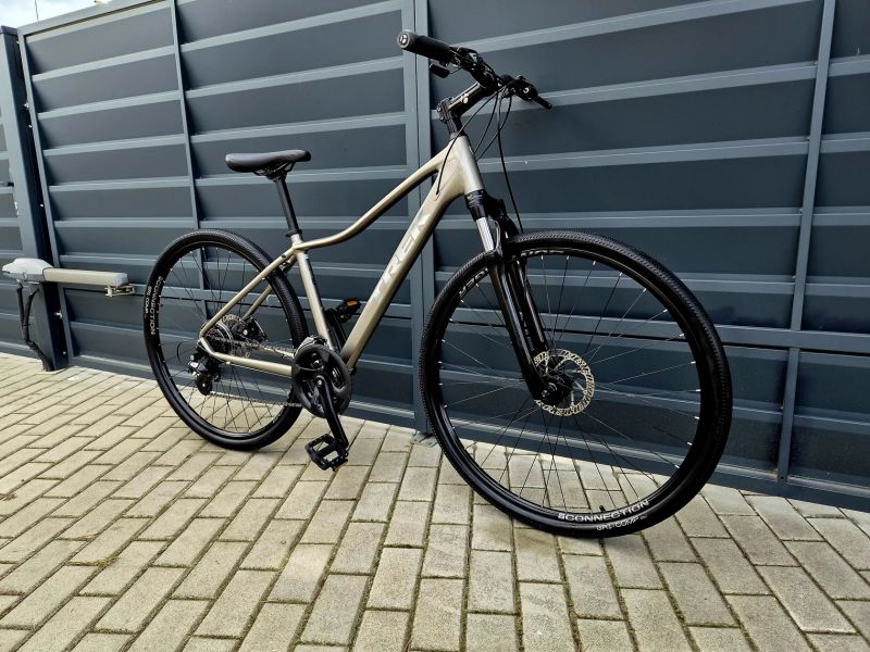 (70)Crossové/Trekingové kolo Trek - Zánovní