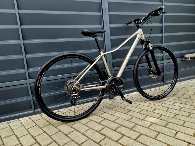 (70)Crossové/Trekingové kolo Trek - Zánovní