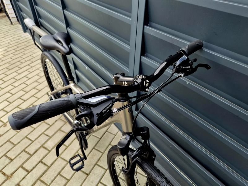 (70)Crossové/Trekingové kolo Trek - Zánovní