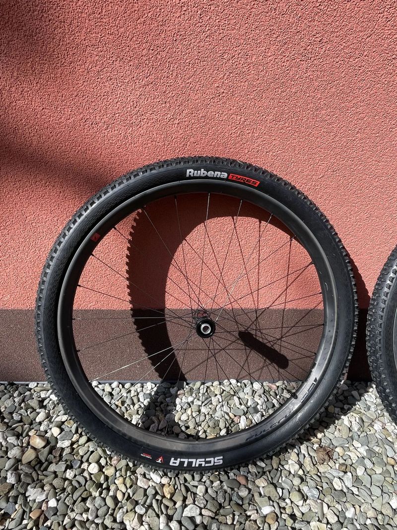 Sada kol FULCRUM Red Zone Carbon 29 Boost