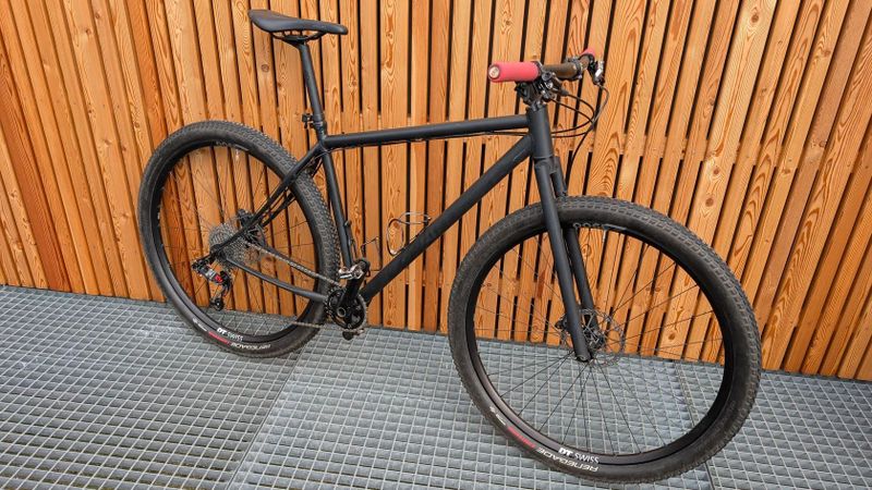 REZERVACE: Ocelový WERK, vel. L