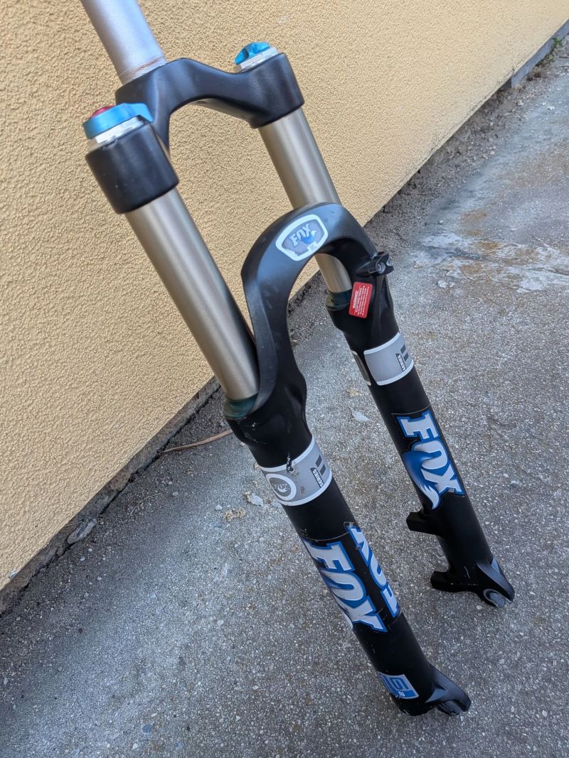 vidlice Fox 32 F100 RL 26"