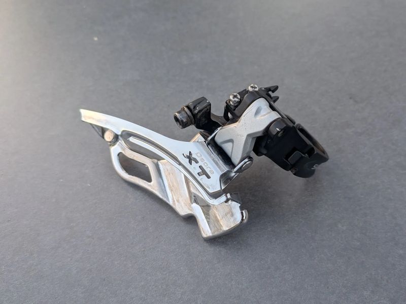 přesmykač Shimano XT 3x9