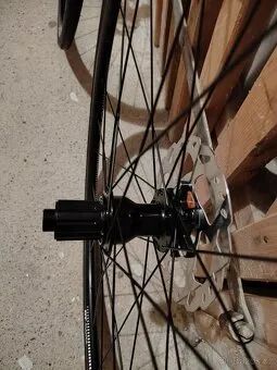 Prodám silniční kola DT Swiss R460DB ,12s, microspline,