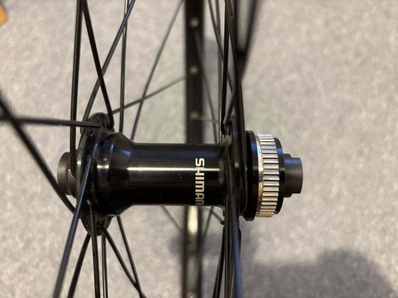 Zapletené gravel kola - Ráfky Ryde / náboje Shimano RS470