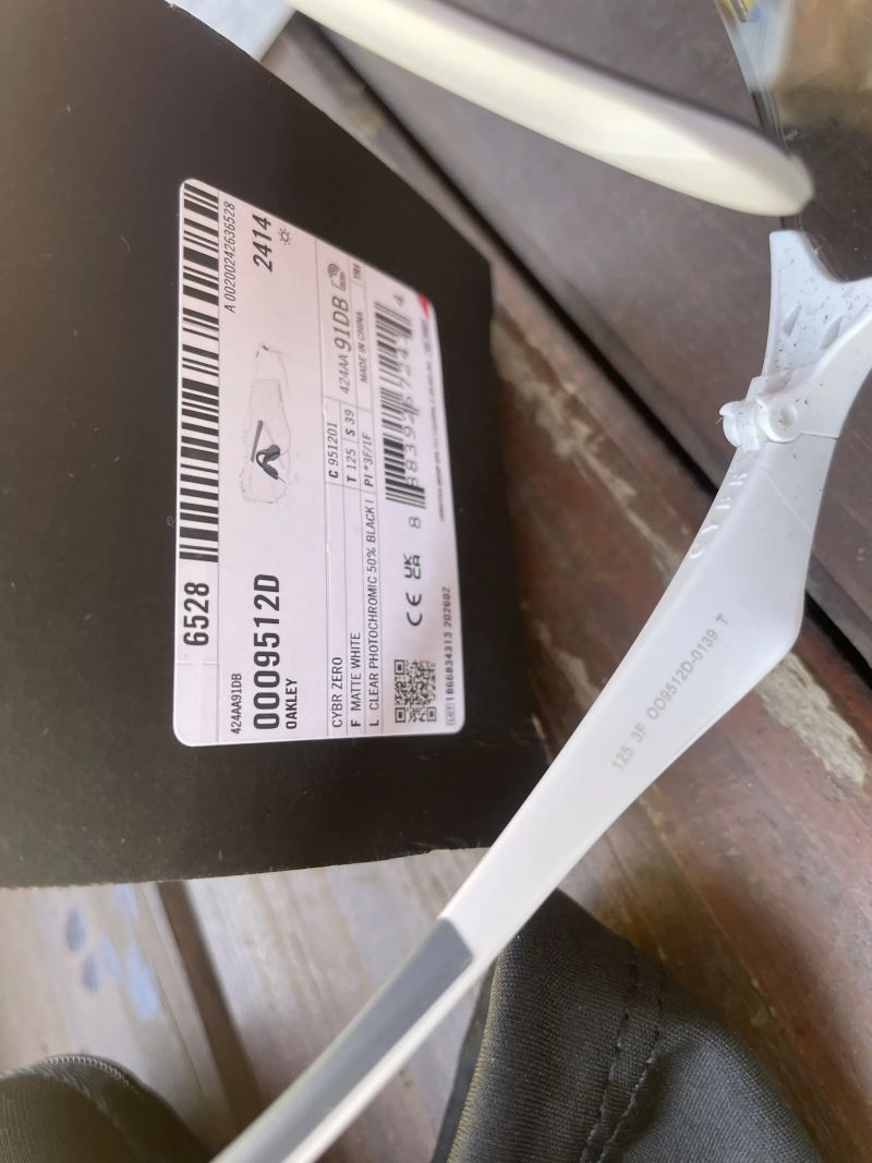 Oakley Cybr Zero Photochromic 