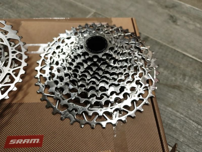 Kazety SRAM XPLR 12S 44T PG-1231 a PG-1251