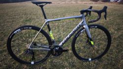 Silniční kolo Colnago CLX disc (úplně nová elektrická sada Di2 2x12)