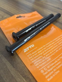 Pevné osy pro 12x120 a 12x160 zavit M12x1