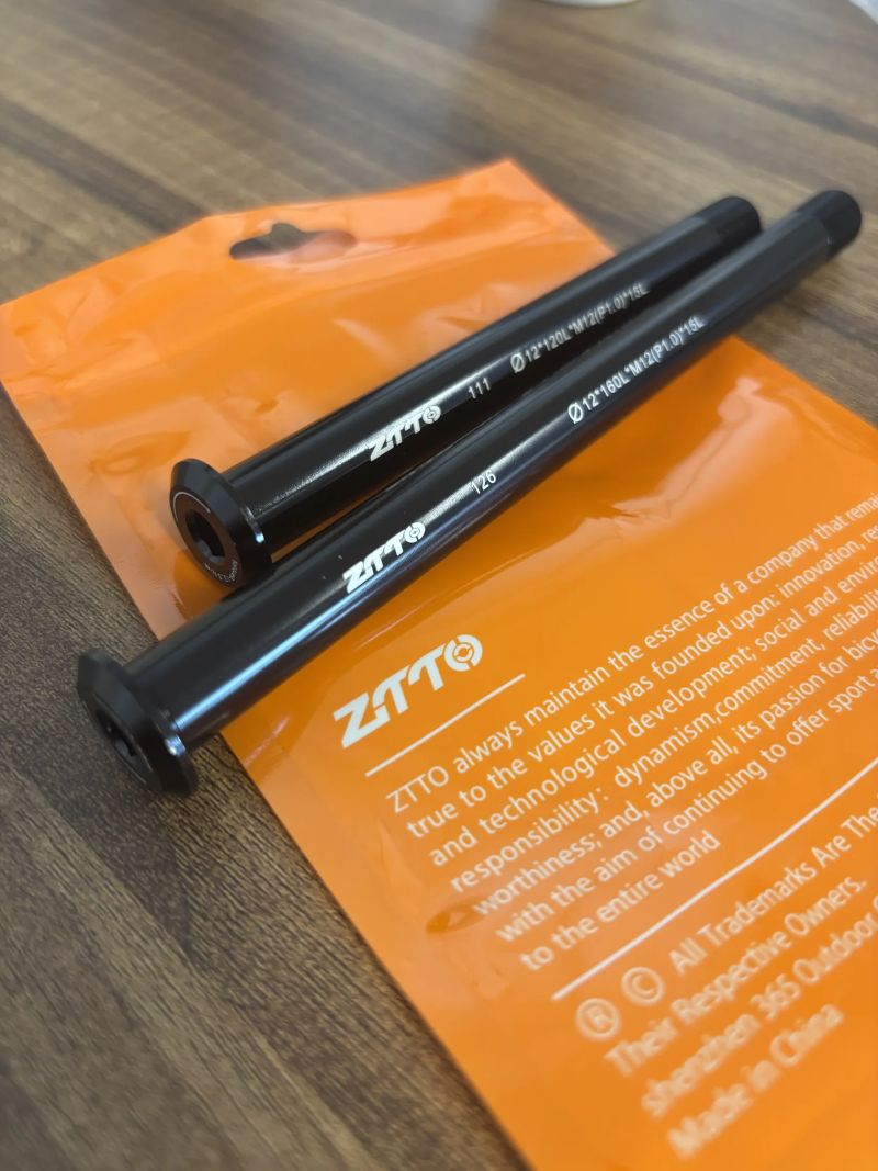 Pevné osy pro 12x120 a 12x160 zavit M12x1