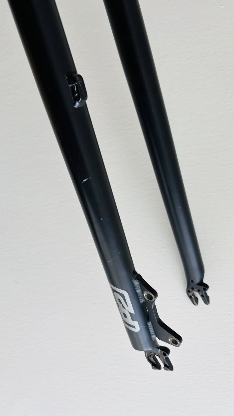 Ocelová vidlice Kona P2