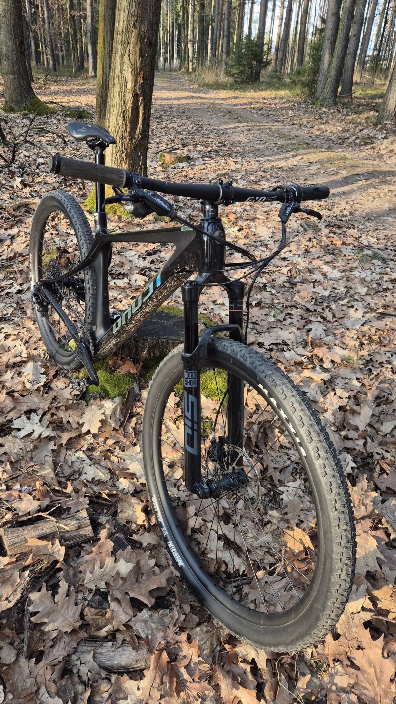 Ghost Lector replica top stav,300km najeto