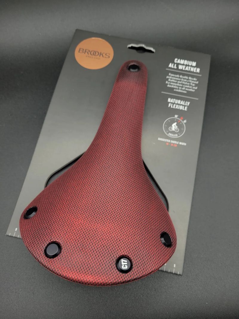 Sedlo Brooks Cambium C17 All Weather, červená barva, nové