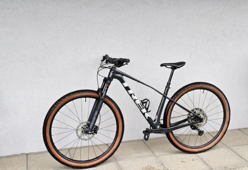 Trek Procaliber 9.6 Gen 3 Dark Web, vel. M