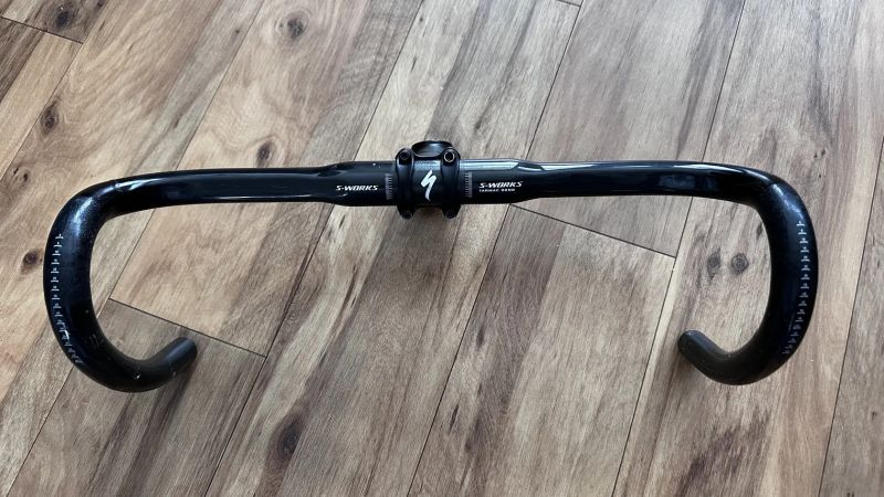 Prodám silniční oblouky + představec Specialized S-works