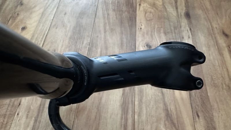 Prodám silniční oblouky + představec Specialized S-works