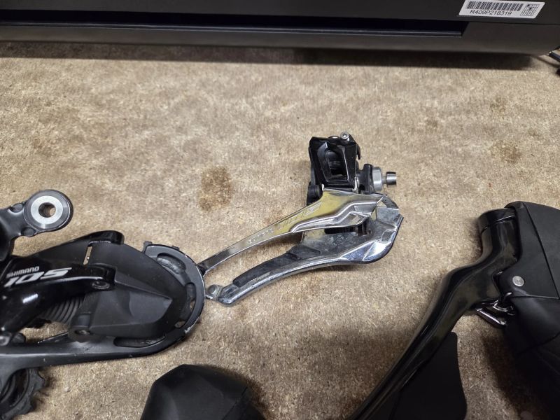 Sada Shimano 105 (2x11) – páky, měniče, kazeta