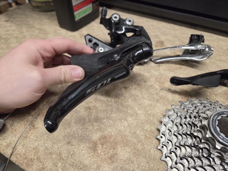 Sada Shimano 105 (2x11) – páky, měniče, kazeta