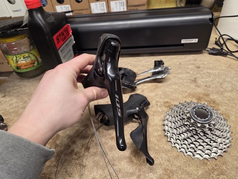 Sada Shimano 105 (2x11) – páky, měniče, kazeta