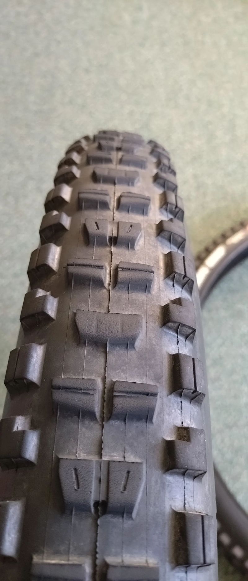 2x Maxxis Minion DHR DHR 29-2,50 + 27,5-2,60