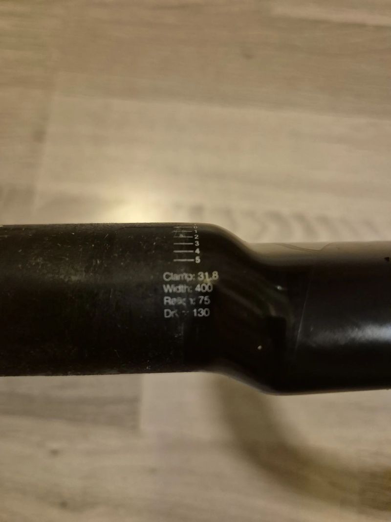 Giant contact SLR silniční aero řídítka 400mm