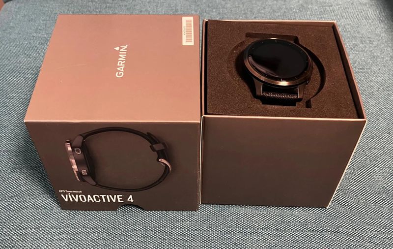 Garmin VIVOACTIVE 4 - Gray / Black Band