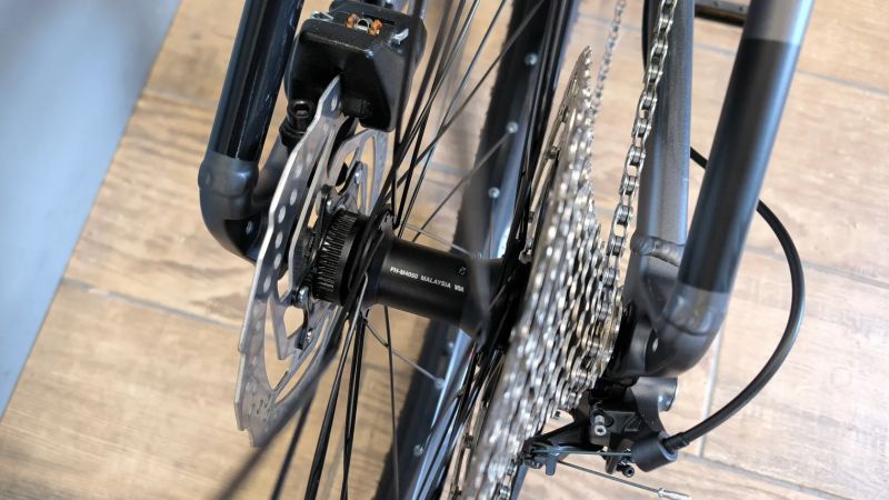 Cube Aim 27 1x11 grafitová S 2026