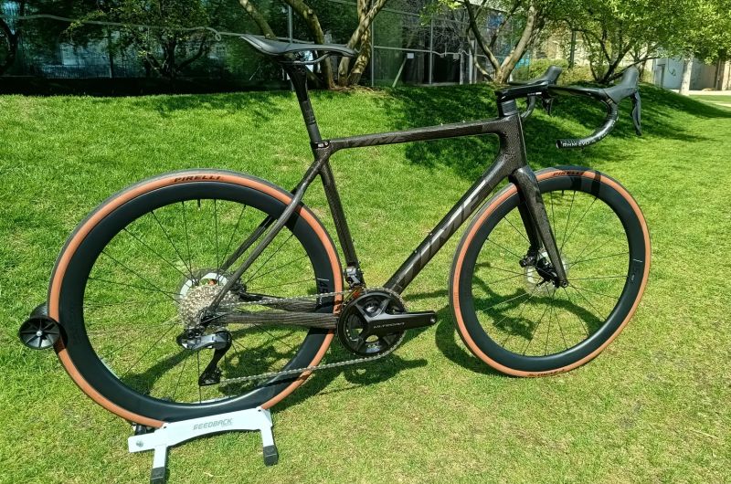 Time ADHX Gloss Carbon M + bike fit, možnost konfigurace