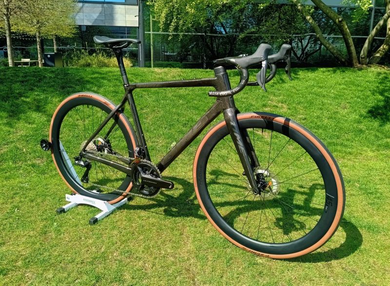 Time ADHX Gloss Carbon M + bike fit, možnost konfigurace