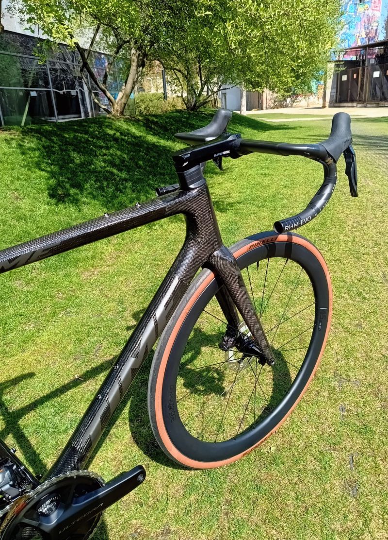 Time ADHX Gloss Carbon M + bike fit, možnost konfigurace