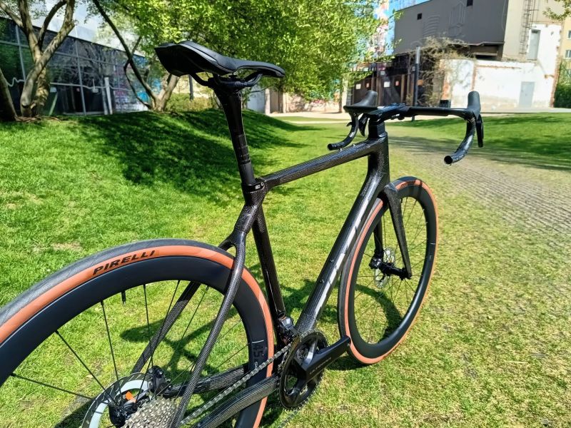 Time ADHX Gloss Carbon M + bike fit, možnost konfigurace