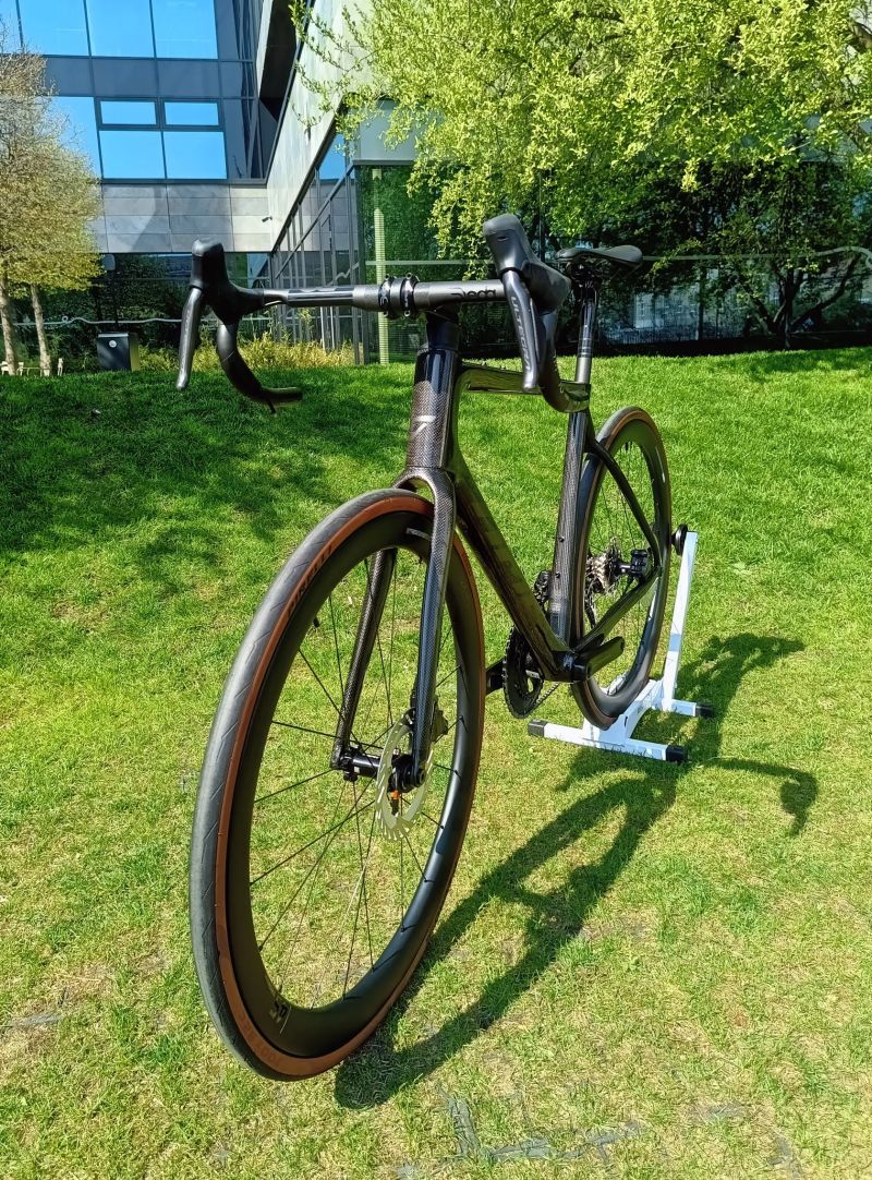 Time ADHX Gloss Carbon M + bike fit, možnost konfigurace