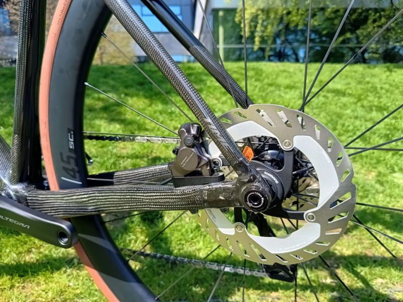 Time ADHX Gloss Carbon M + bike fit, možnost konfigurace