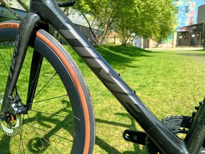 Time ADHX Gloss Carbon M + bike fit, možnost konfigurace