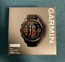 Garmin Fenix 8 AMOLED (43 mm) Sapphire, Carbon Gray DLC Titanium / Black.