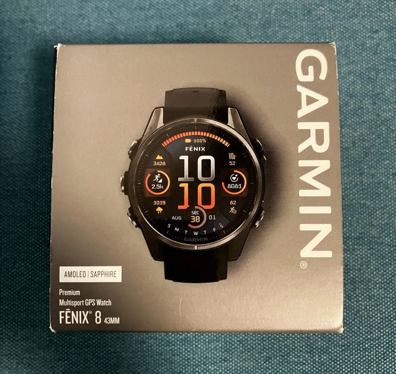 Garmin Fenix 8 AMOLED (43 mm) Sapphire, Carbon Gray DLC Titanium / Black.
