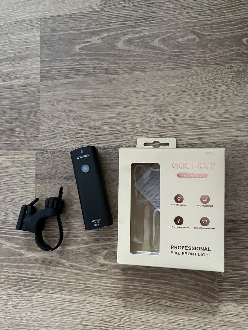 Světlo Gaciron V9CP-850 přední černé