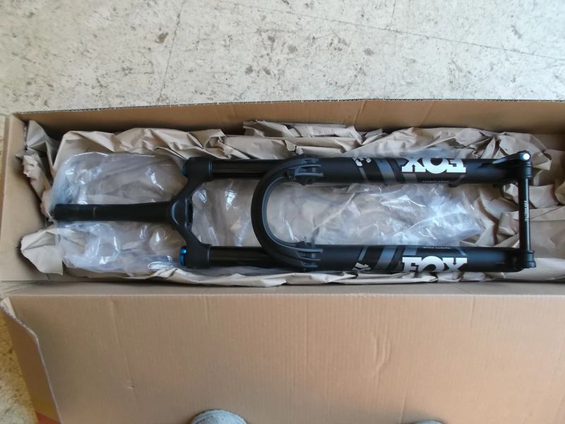 Fox 34 Performance, 140mm, GRIP, zánovní