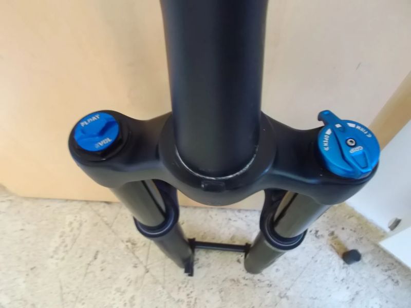 Fox 34 Performance, 140mm, GRIP, zánovní