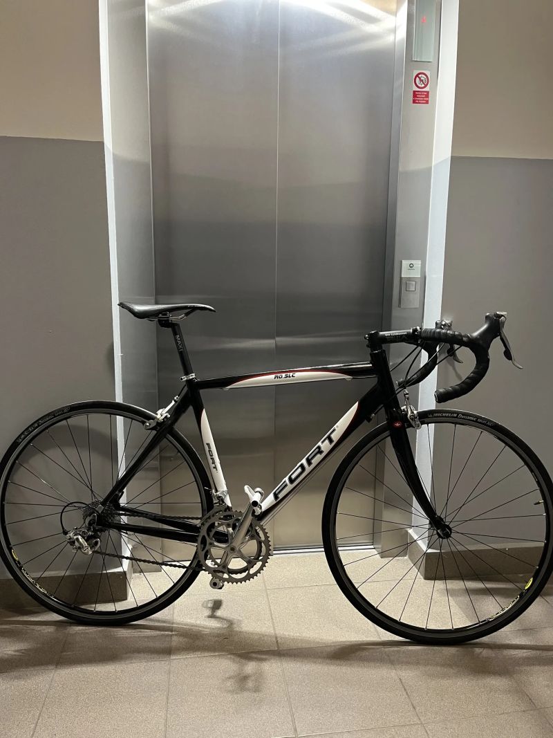 silnička Fort, karbon, top stav, Ultegra+105